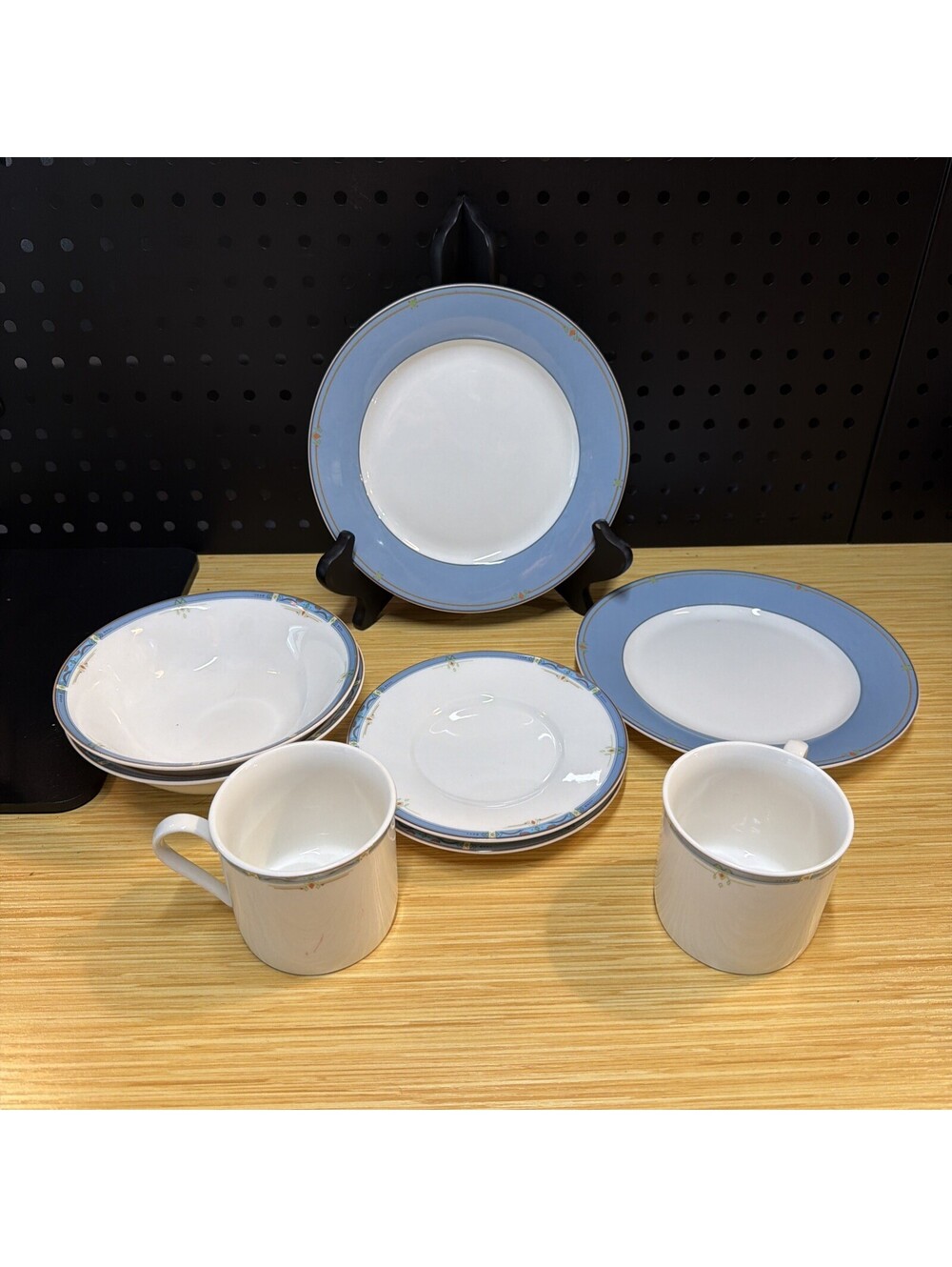 VTG 8 Pc Royal Doulton Blue Trend  2 Cereal Bowls 2 Saucers 2 Cups 2 Bread Plate